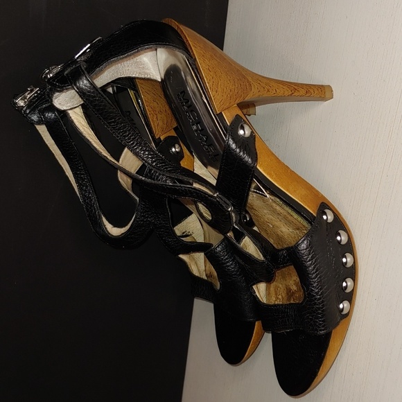 Michael Kors High Heels size 6 1/2 MK Studded Heels MK shoes Zipper back 🔥 - Picture 4 of 11